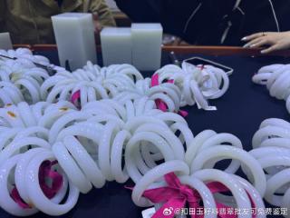 和田玉手镯,欢迎各位老板通货